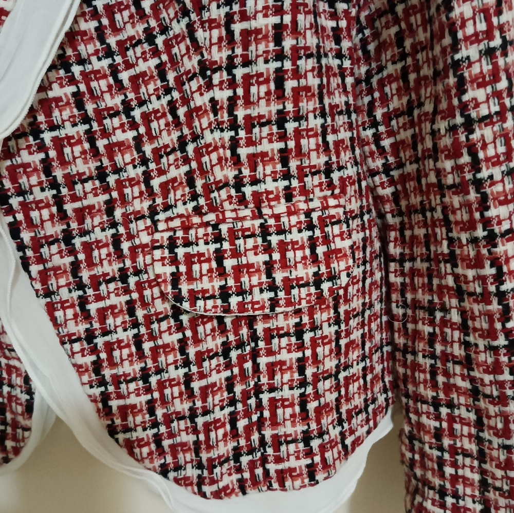 Blazer - Picture 8 of 8